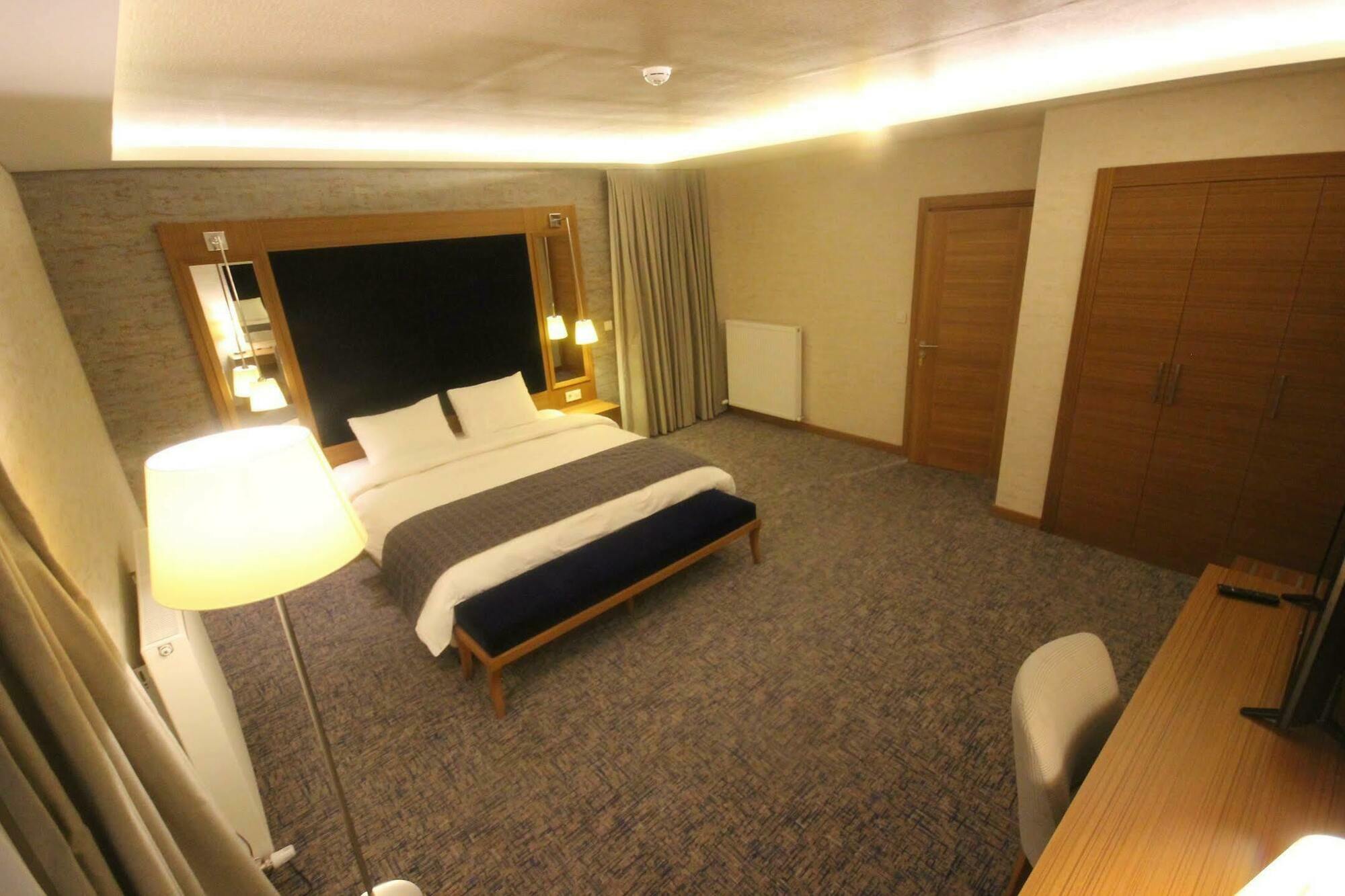 Garden Zara Hotel Restaurant Cafe Екстер'єр фото