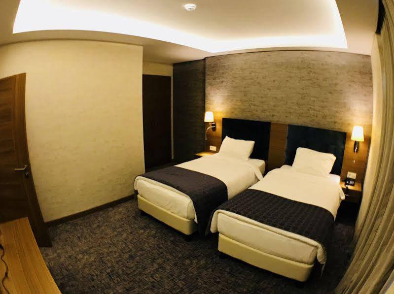 Garden Zara Hotel Restaurant Cafe Екстер'єр фото